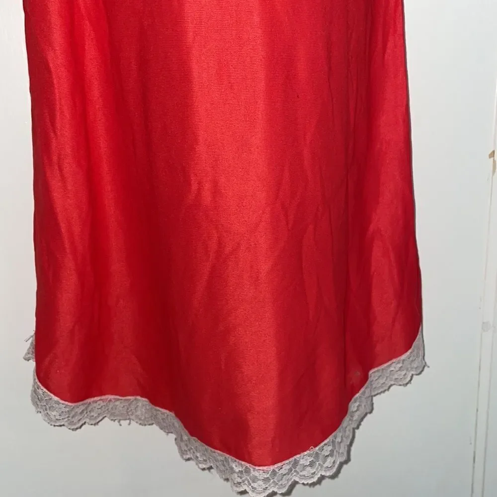 Vtg 60s/70s red little girls‎ long nightgown with long sleeves & lace detailing